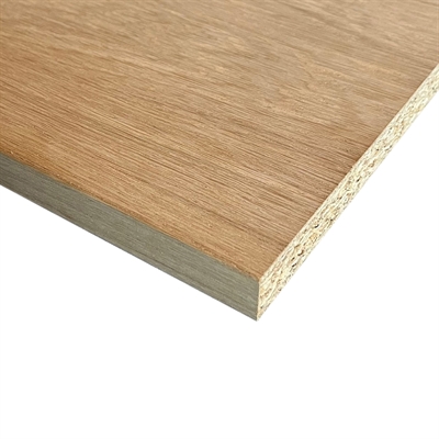 Fineret korpusplate i europeisk eik