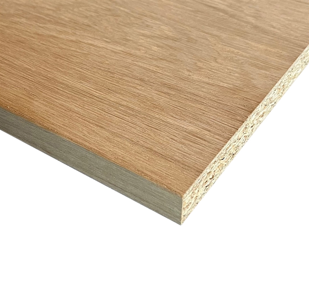 Fineret korpusplate i europeisk eik